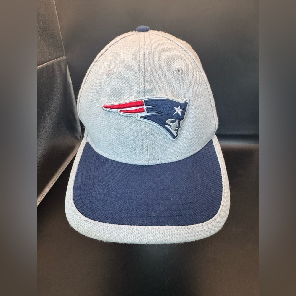 New England Patriots Cap New Era 39THIRTY Fitted Hat M/L Stretchy Gray and Bue
